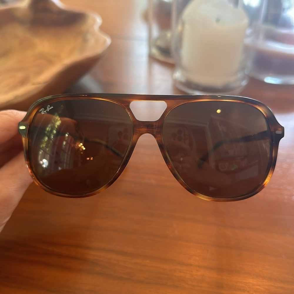 Ray-Ban aviators, flawless, worn once 💫 comfortable + secure on face
